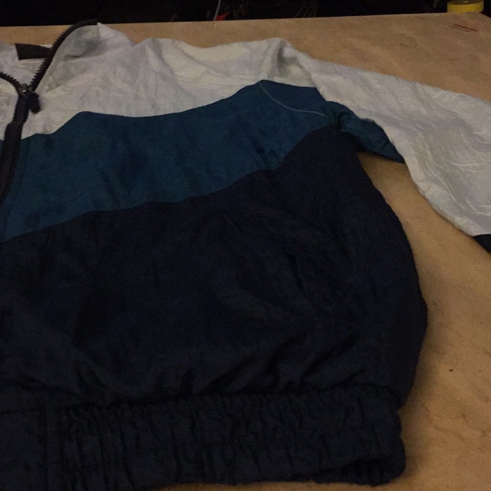 Windbreaker jacket - Picture 8 of 9